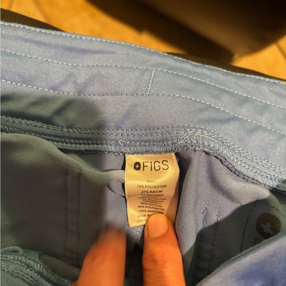 Joggers - Picture 2 of 3